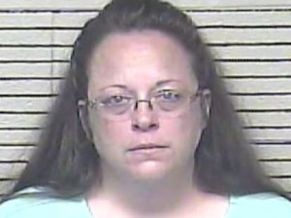 Kim Davis, ao entrar em prisão nesta quinta-feira