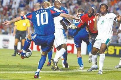 Zidane, en un partido con su selección