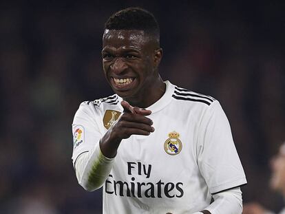 Vinicius durante a partida contra o Betis, em Sevilha.