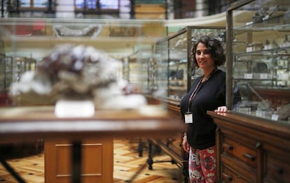 Lola Pereira, geóloga de la Universidad de Salamanca, en el Museo Geominero de Madrid