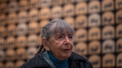 La artista Beatriz González durante una entrevista en el contramonumento 'Fragmentos', en Bogotá, el 12 de Septiembre.