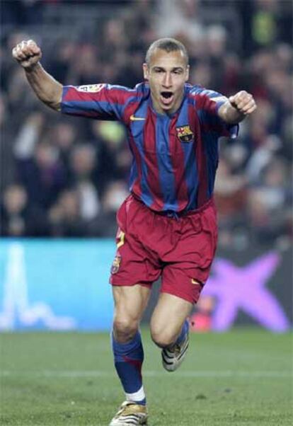 Larsson canta uno de sus goles.