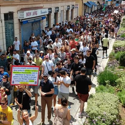 Manifestación contra la masificación turística en Málaga, este sábado.