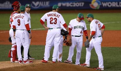 El equipo mexicano durante el partido contra Puerto Rico