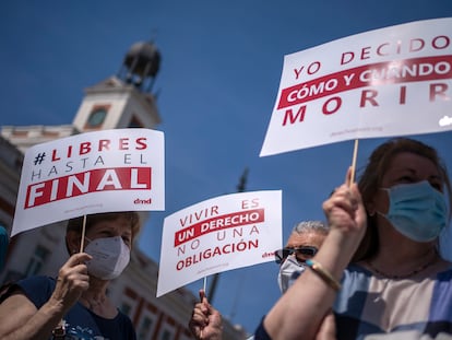 Manifestación a favor de la eutanasia en la Puerta del Sol en Madrid.