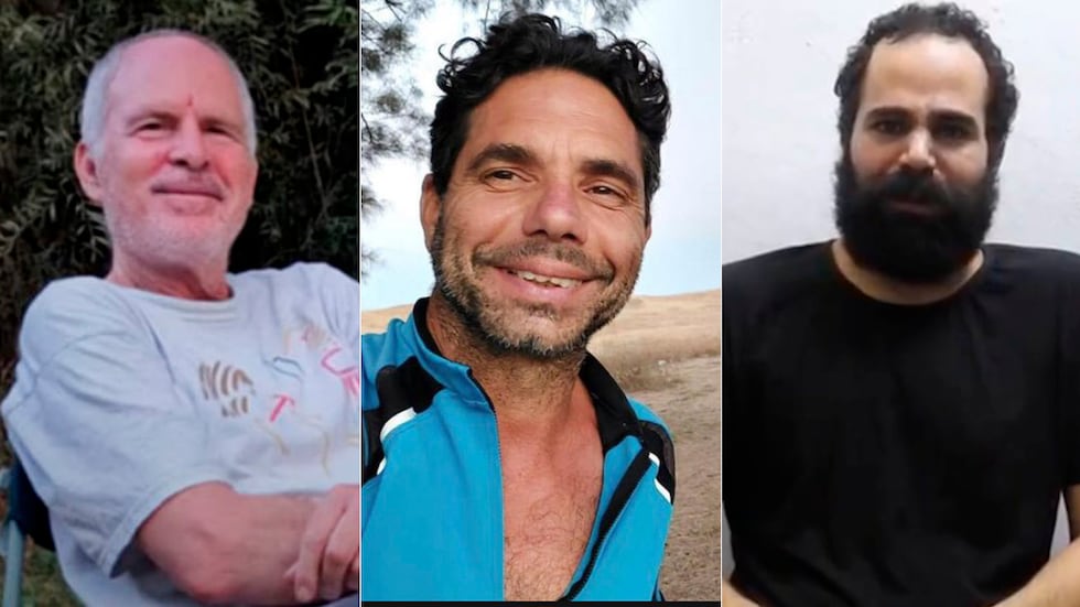 Keith Siegel (65 años), Ofer Calderon (54 años) y Yarden Bibas (35 años).