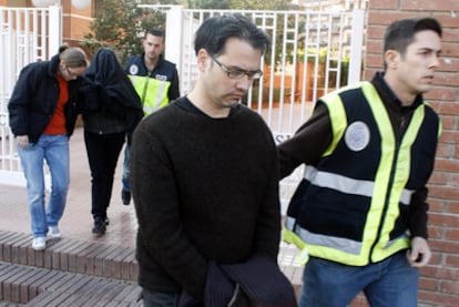 Miguel Arufe, ayer en Tarragona en el momento de su detención por ordenar presuntamente la muerte de Leticia Peres.