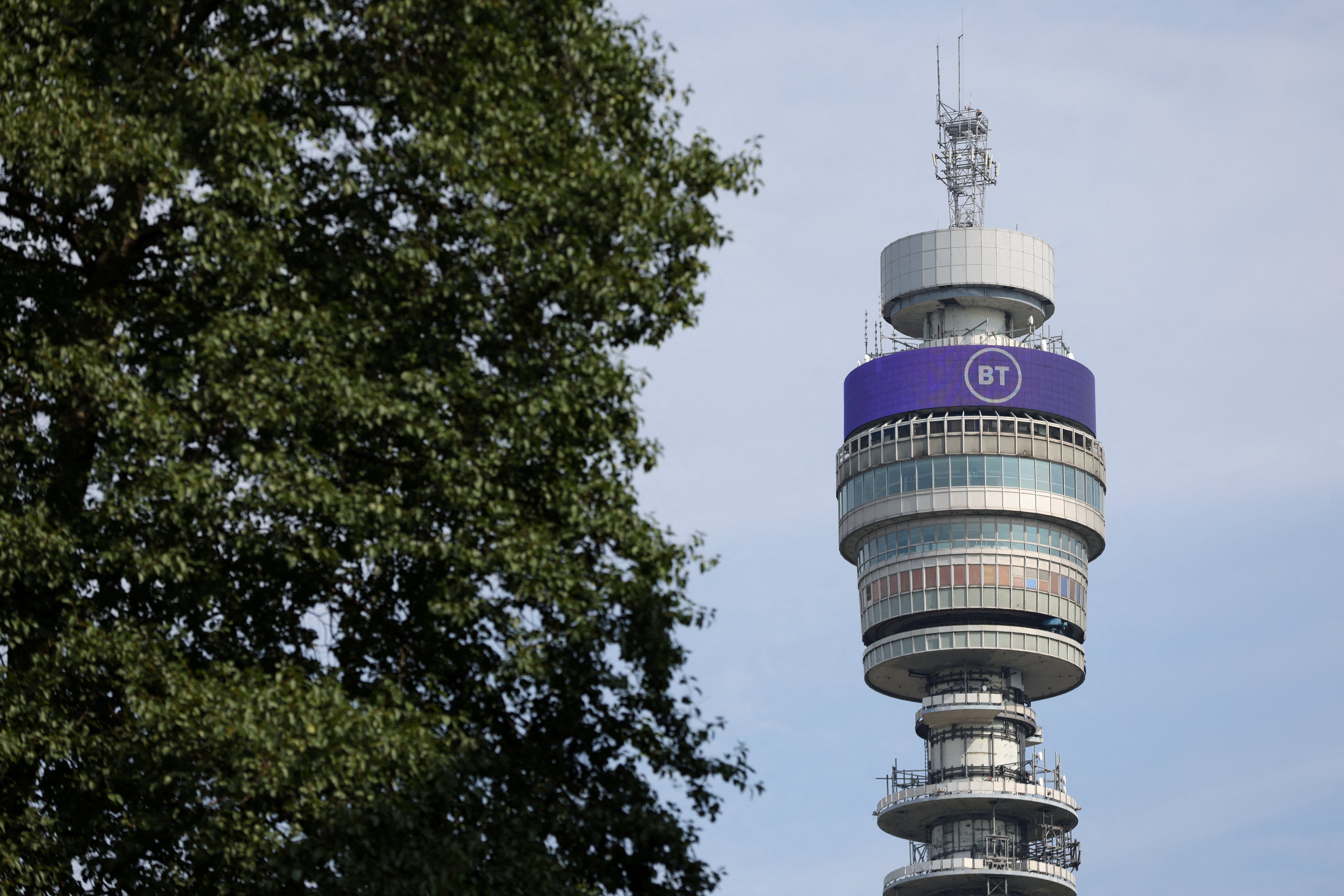 BT explora la venta de su negocio internacional  