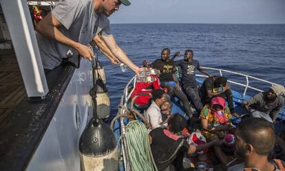 Imagen de archivo de un rescate de 'Open Arms' en el Mediterráneo.