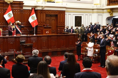 El rey Felipe VI junto a varios mandatarios, durante el acto de investidura del nuevo presidente de Perú, Pedro Castillo.