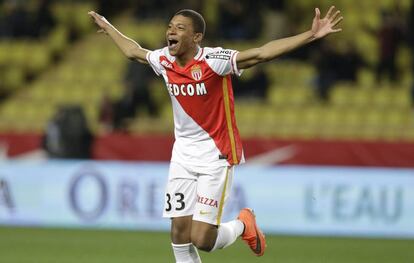 Kylian Mbapp&eacute; celebra un gol en la liga francesa.