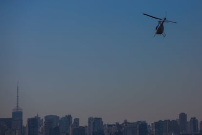 Sobre las once de la mañana, Uber volvió a llamar a la reportera para avisarle de que se había autorizado el vuelo para las 11.40 horas de la mañana (la solicitud se había hecho a las 10.34) y confirmar si los clientes podrían viajar en ese horario.