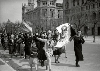 Celebración de la entrada de las tropas de Franco en Madrid, marzo de 1939.
