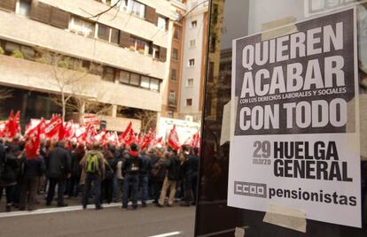 Concentración de sindicatos el pasado viernes en Madrid para apoyar la huelga general del próximo 29-M.