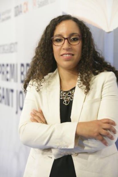 L'escriptora Najat El Hachmi, aquest dimarts després de rebre el premi.