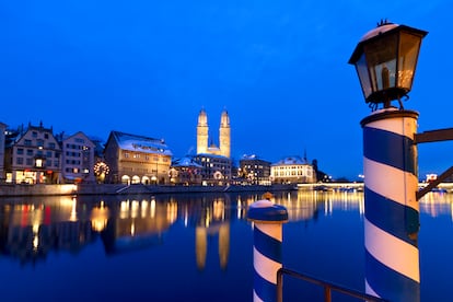 El río visto desde el embarcadero del Hotel Zum Storchen, en Zúrich.