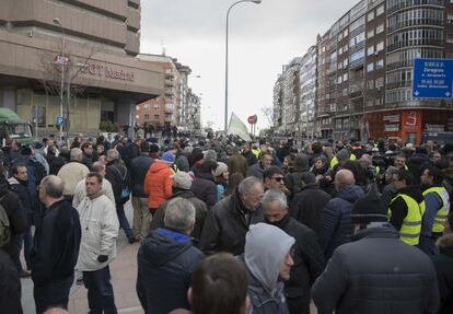 Entre 1500 y 2000 taxistas se han movilizado este martes en la novena jornada de paros indefinidos.