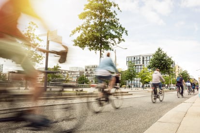 En El Verdegueral y La Nava se dará absoluta prioridad al peatón y a la movilidad sostenible. Los espacios reservados a la bicicleta o el patinete nunca coincidirán con los coches.