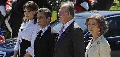 Los Reyes de España reciben a Sarkozy y Bruni