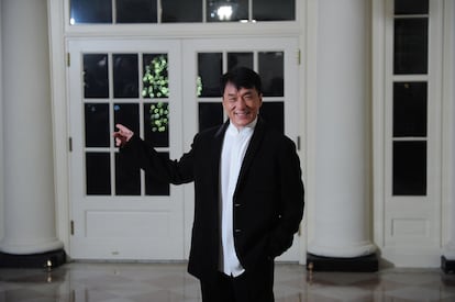 El actor Jackie Chan llega a la cena de estado en la Casa Blanca.