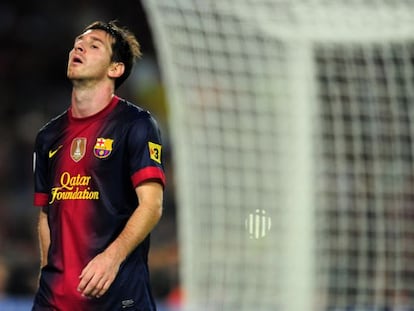 Messi gesticula durante el partido ante el Granada.