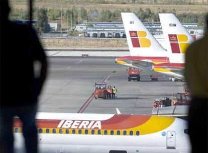 La compañía y los pilotos han entrado en un cruce de acusaciones mientras crece el número de cancelaciones