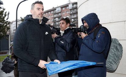 El exjugador del Betis Antonio Amaya llega a la Audiencia Provincial de Navarra.