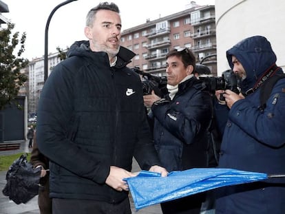 El exjugador del Betis Antonio Amaya llega a la Audiencia Provincial de Navarra.