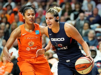 Delle Donne, con el balón, ante Thomas en las finales de la WNBA en 2019.