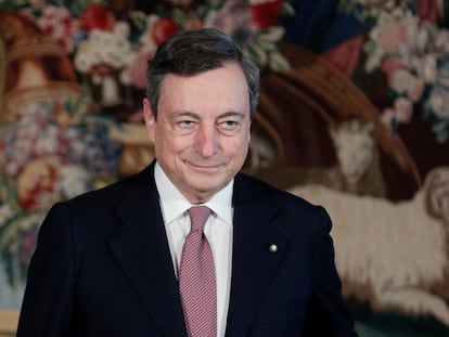 El primer ministro de Italia,  Mario Draghi, posa para una foto después de la ceremonia de juramento de los nuevos ministros del gabinete, en el Quirinale en Roma, (Italia) el pasado 13 de febrero.