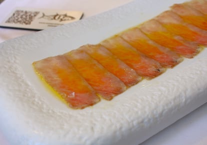 Ijada de atún rojo curada en sal durante 40 días, en el restaurante Casa Rufino, de Isla Cristina (Huelva).
