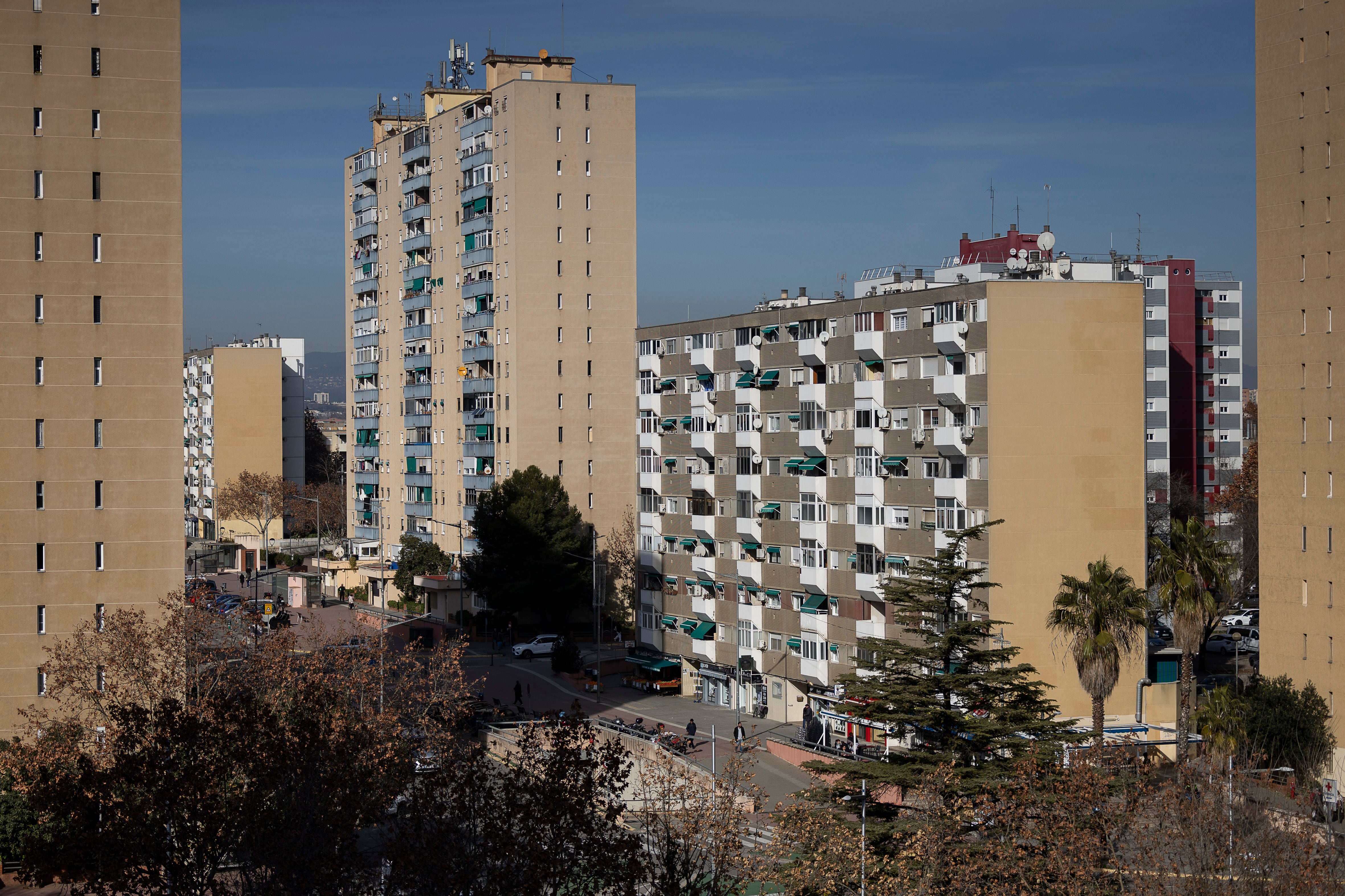 Badia del Vallès, la ciudad de 5.400 pisos sociales que perderán la protección este año: “Igual viene gente más selecta”