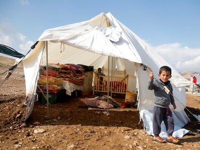 Un niño palestino cuya familia fue desalojada por el Ejército israelí, el jueves en un refugio provisional en el valle del Jordán.