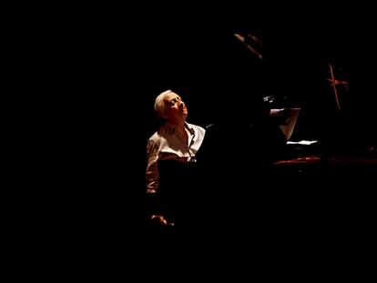 Wim Mertens, en un concierto en el auditorio Espinho de Portugal.