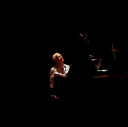 Wim Mertens, en un concierto en el auditorio Espinho de Portugal.