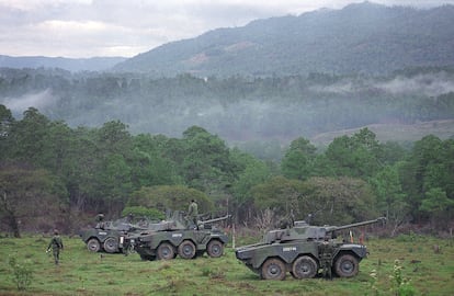 Mexican army tanks deployed near El Momón, in the municipality of Las Margaritas, Zapatista territory, on January 12, 1994.