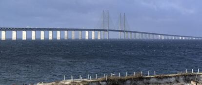 El puente entre Suecia y Dinamarca, en el día que Estocolmo ha introducido controles fronterizos.