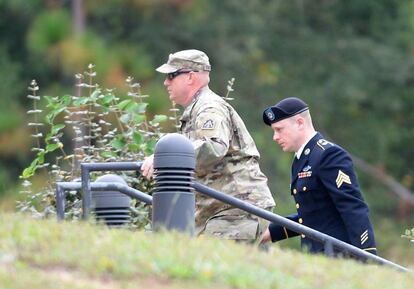 Bergdahl, este lunes, a su llegada al juzgado militar de Fort Bragg, Carolina del Norte