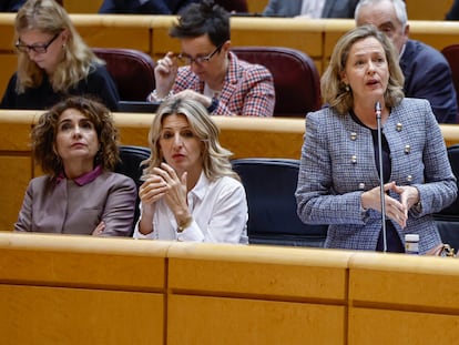 La vicepresidenta primera del Gobierno y responsable de Economía, Nadia Calviño, junto a las también vicepresidentas Yolanda Díaz y María Jesús Montero.