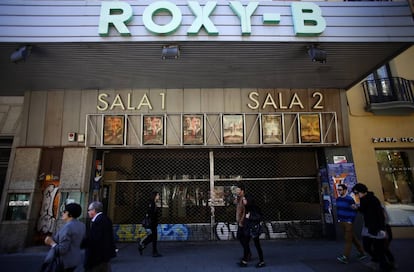 Entrada de los cines Roxy-B, en la calle Fuencarral, en una foto de archivo.