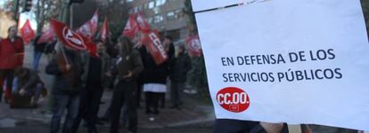 Protesta por los recortes en el rectorado de la Universidad Polit&eacute;cnica.