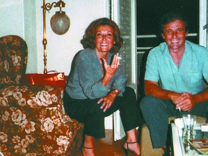 Julia y Emilio Gutiérrez Caba, en una imagen sin fechar del archivo familiar.
