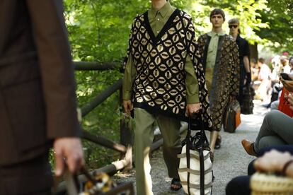 Desfile de moda masculina primavera / verano 2020 de Fendi.