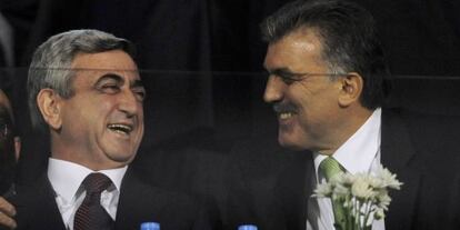 El presidente armenio, Serzh Sarkissian (i), y su homólogo turco, Abdulá Gül, en una imagen de 2010.