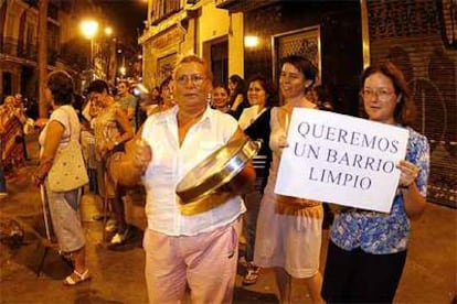 Unos vecinos de la calle de la Ballesta y alrededores se manifestaron el pasado 30 de agosto contra la droga que circula por el barrio.