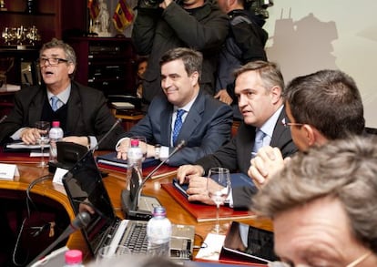 Villar, presidente de la Federación, con Cardenal, del CSD, y Astiazarán, de la Liga.