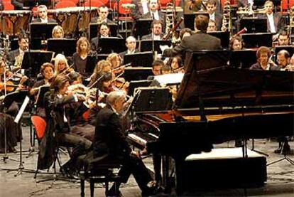 Un momento del concierto que ofreció el viernes en La Fenice la Orquesta y Coro del Liceo.