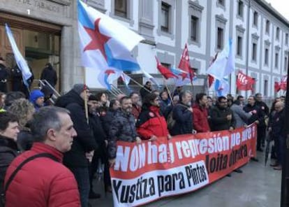 Protesta de la CIG ante la Audiencia de A Coruña, en una imagen difundida por el sindicato.