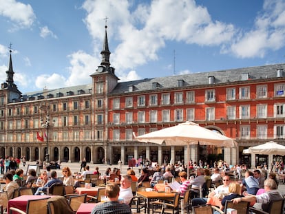 Turistas en la Plaza Mayor de Madrid