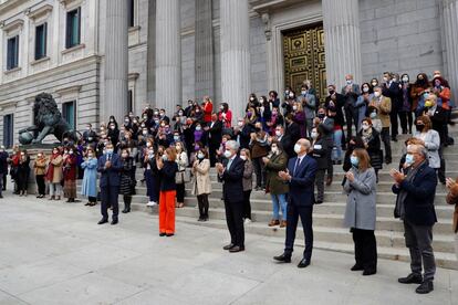 Durante el Día Internacional para la Eliminación de la Violencia Contra la Mujer se ha realizado un minuto de silencio por parte del conjunto de los miembros del Congreso y del Senado, a excepción de Vox.